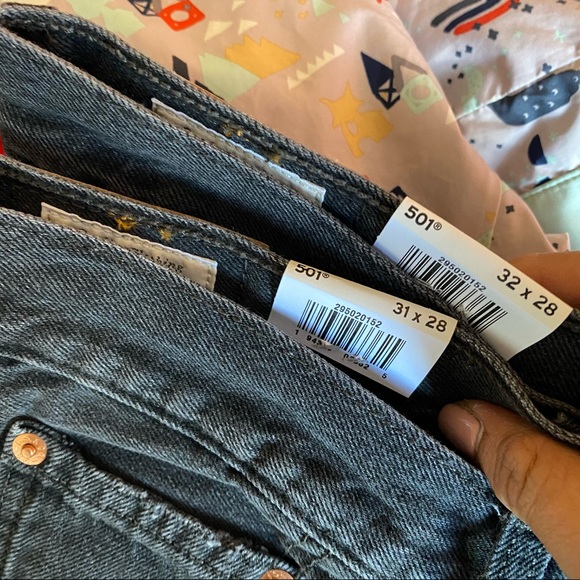 NWT Levi’s 501 Skinny Jeans Black Distressed - Picture 10 of 12